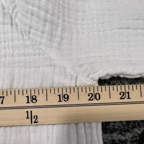 Mododoc White muslin Straight Cut Top with Spliced Neckline - Picture 12 of 14